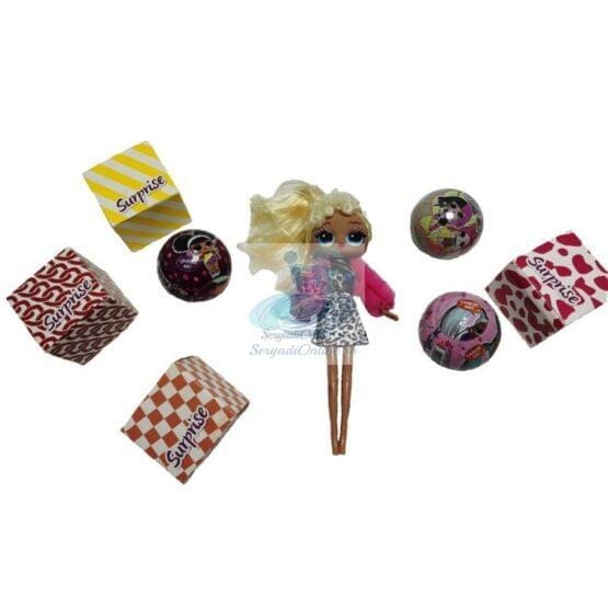 Papusa 17 cm cu 7 surprize