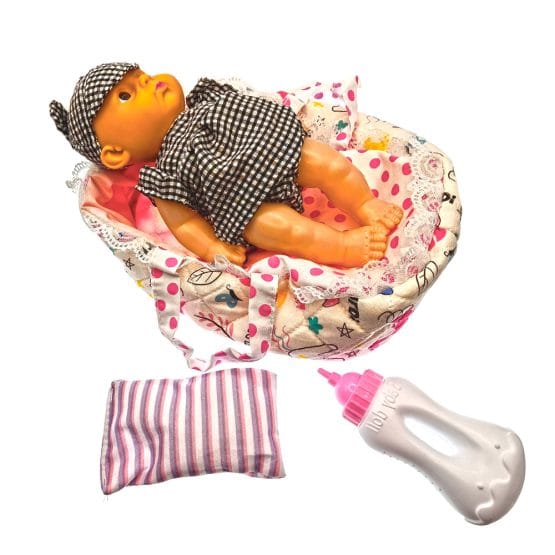 Papusa bebelus 20 cm cu asternut pentru somn vorbeste limba romana